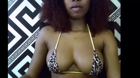 Snapshot of sezy_petite chatting on 09.30.25 Wealth online show from 09.30.25