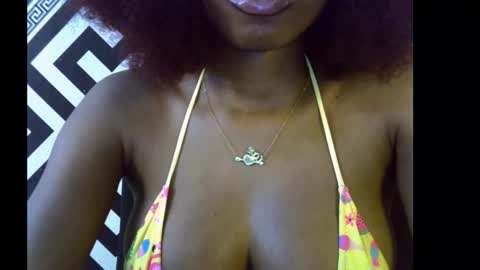 Snapshot of sezy_petite chatting on 10.02.25 Wealth online show from 10.02.25