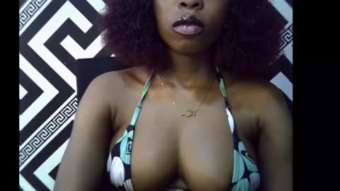Snapshot of sezy_petite chatting on 10.05.25 Wealth online show from 10.05.25