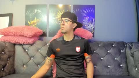 Snapshot of shadowlustt chatting on 09.19.25 shadowlustt online show from 09.19.25