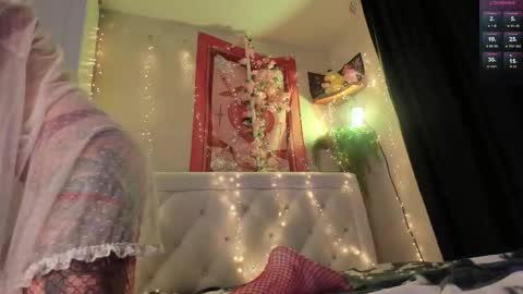 Snapshot of shameles_pussy chatting on 10.11.25 shameles_pussy online show from 10.11.25