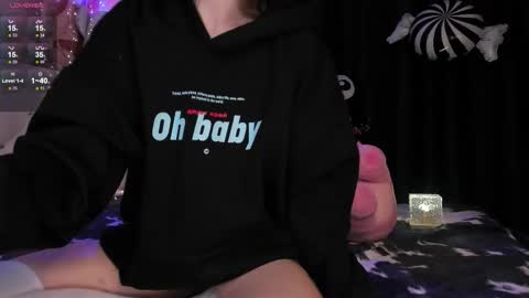 Snapshot of shameles_pussy chatting on 10.19.25 shameles_pussy online show from 10.19.25