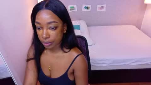 Snapshot of shamira_moore chatting on 10.17.25 Catalina online show from 10.17.25