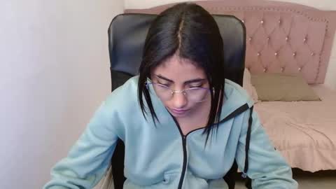 Snapshot of shaneelle chatting on 02.18.25 shanelle online show from 02.18.25