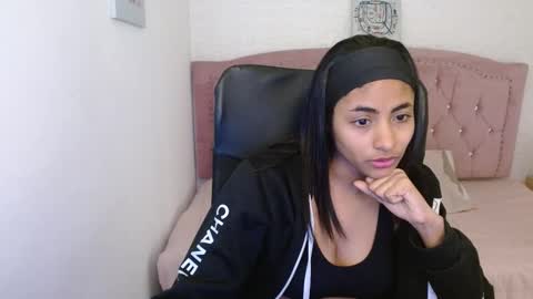 Snapshot of shaneelle chatting on 03.07.25 shanelle online show from 03.07.25