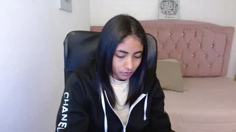 Snapshot of shaneelle chatting on 03.12.25 shanelle online show from 03.12.25