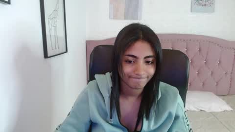 Snapshot of shaneelle chatting on 10.20.25 shanelle online show from 10.20.25