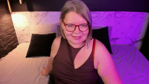 Shannon online show from 10.24.25