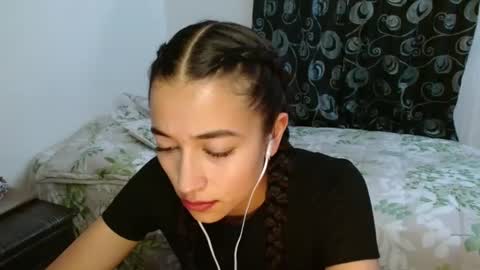 Snapshot of shantal_d03 chatting on 02.05.25 shantal_d03 online show from 02.05.25