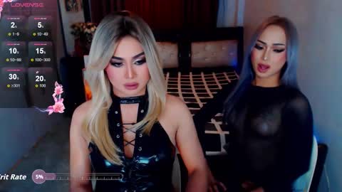 Snapshot of shantal_wildnaughty chatting on 10.22.25 SHANTAL online show from 10.22.25