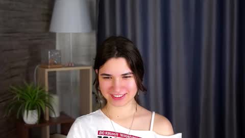 Snapshot of shapasser chatting on 10.15.25 Ivy online show from 10.15.25
