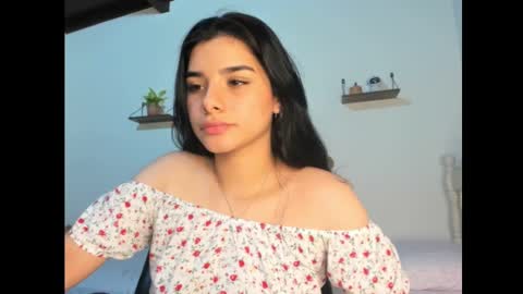 Snapshot of shara_jones chatting on 12.11.24 Sara online show from 12.11.24