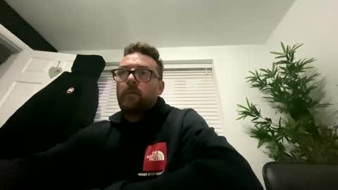 Snapshot of sharksboy16 chatting on 01.26.25 Sharksboy online show from 01.26.25