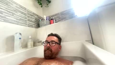 Snapshot of sharksboy16 chatting on 10.11.25 Sharksboy online show from 10.11.25