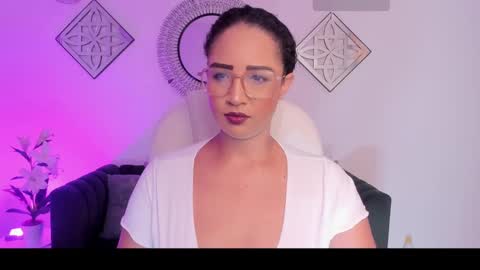 Snapshot of sharon_breezee chatting on 10.17.25 sharon_breezee online show from 10.17.25