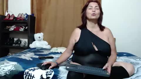 Snapshot of sharon_stonne_66 chatting on 10.16.25 S H A R O N online show from 10.16.25