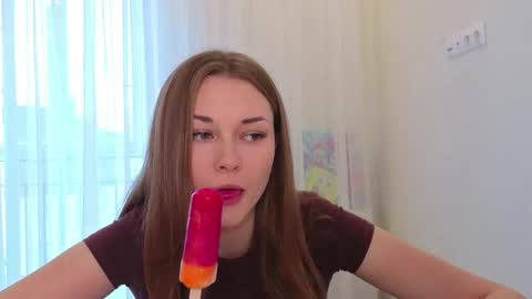 Snapshot of sharrimalagisi chatting on 09.18.25 Miroslava online show from 09.18.25