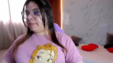 Snapshot of shasha_bloom chatting on 09.10.25 SASHA BLOOM online show from 09.10.25