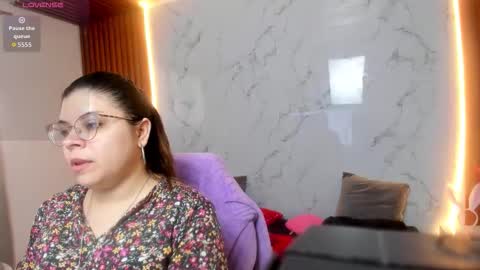 Snapshot of shasha_bloom chatting on 11.09.25 SASHA BLOOM online show from 11.09.25