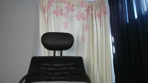 Snapshot of shayna_cute chatting on 12.30.24 Shayna online show from 12.30.24