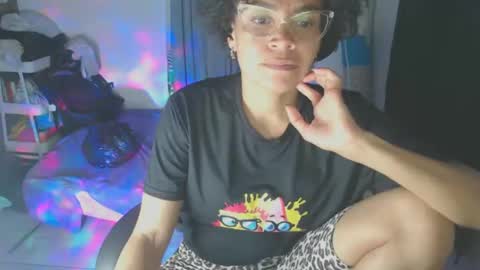 Snapshot of shayna_cute chatting on 02.15.25 Shayna online show from 02.15.25