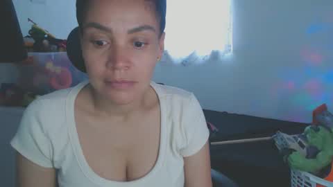 Snapshot of shayna_cute chatting on 10.05.25 Shayna online show from 10.05.25