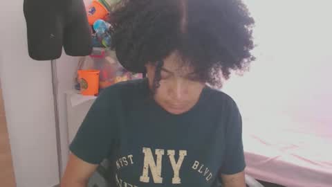Snapshot of shayna_cute chatting on 10.18.25 Shayna online show from 10.18.25