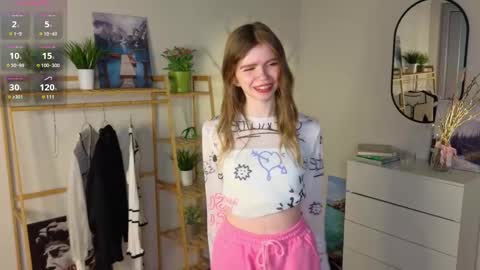 Snapshot of shelleyborom chatting on 03.07.25 Sofia online show from 03.07.25