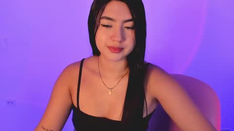 Snapshot of shelly_rohades chatting on 10.14.25 online show from 10.14.25
