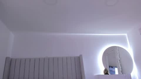 shelynna_azzul online show from 12.31.24