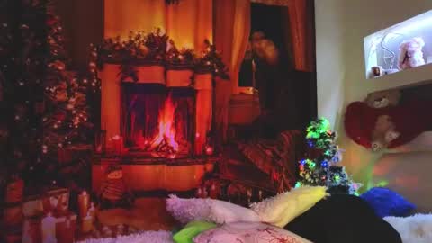 Snapshot of sherbru chatting on 12.26.24 Sher online show from 12.26.24