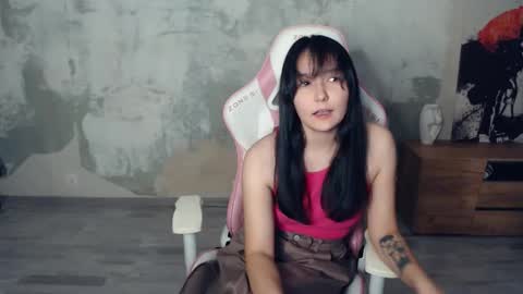 Snapshot of sherrellkitson chatting on 11.08.25 Emma online show from 11.08.25