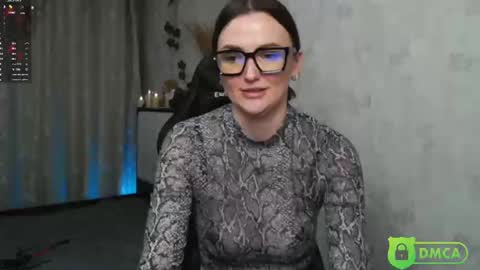 Snapshot of sheslike_firstlove chatting on 02.11.25 Vanessa online show from 02.11.25