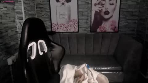 shizuko_b online show from 09.30.25