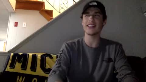 Snapshot of shortiesn40s chatting on 11.19.25 shortiesn40s online show from 11.19.25