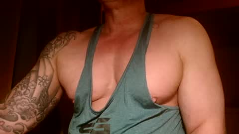 Snapshot of show_on_for_you chatting on 11.01.25 show_on_for_you online show from 11.01.25