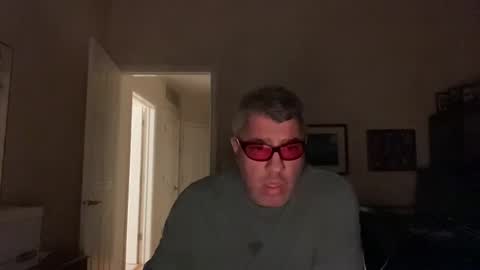 Snapshot of showmet chatting on 12.14.24 Chicago Guy online show from 12.14.24