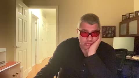 Snapshot of showmet chatting on 12.27.24 Chicago Guy online show from 12.27.24