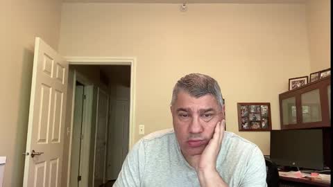 Snapshot of showmet chatting on 09.16.25 Chicago Guy online show from 09.16.25