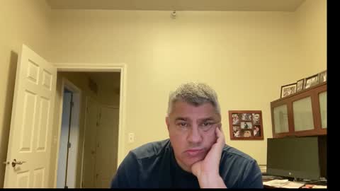 Snapshot of showmet chatting on 10.15.25 Chicago Guy online show from 10.15.25