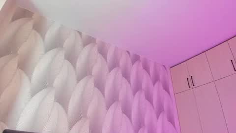 Mika online show from 12.19.24