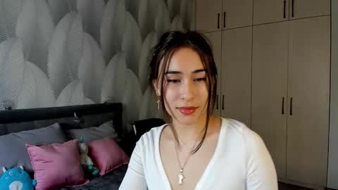 Mika online show from 01.27.25