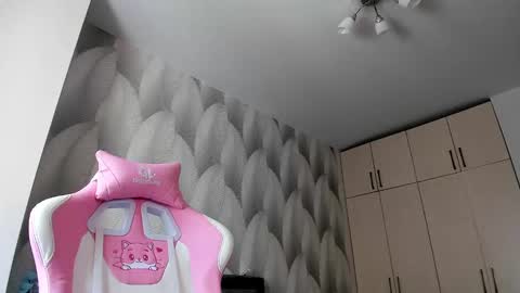 Mika online show from 02.21.25