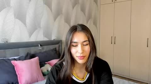 Mika online show from 02.24.25