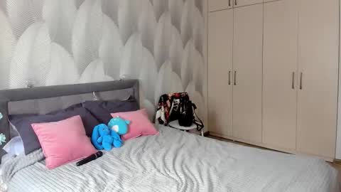 Mika online show from 10.28.25