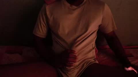 Snapshot of shy_eyes_ chatting on 10.05.25 shyeyes online show from 10.05.25