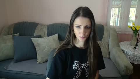 shy_rossy20 online show from 10.18.25