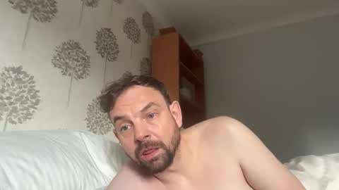 Snapshot of shyb35 chatting on 10.24.25 shyb35 online show from 10.24.25