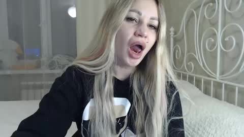Snapshot of shyevaa chatting on 01.25.25 Eva online show from 01.25.25