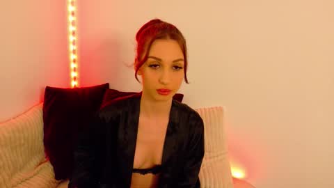 Snapshot of sia_a chatting on 10.14.25 Anastasia online show from 10.14.25